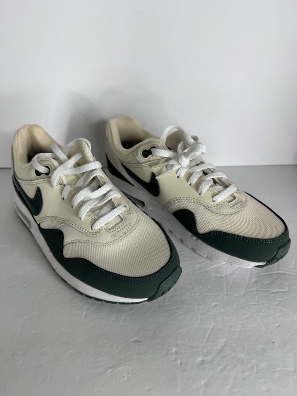 Nike Air Max 1 Pale Ivory Vintage Green Sneakers Boys US 6 Youth EU 38.5 NIB - Picture 3 of 9